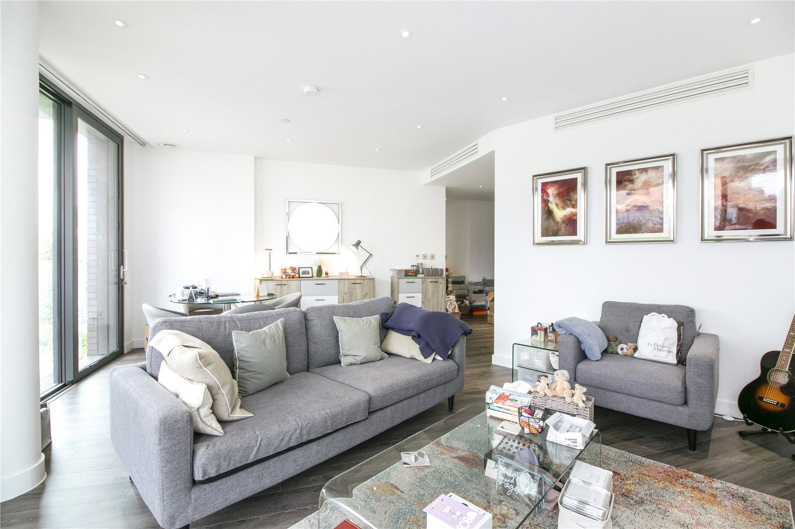 Flat Leman Street in Greater London