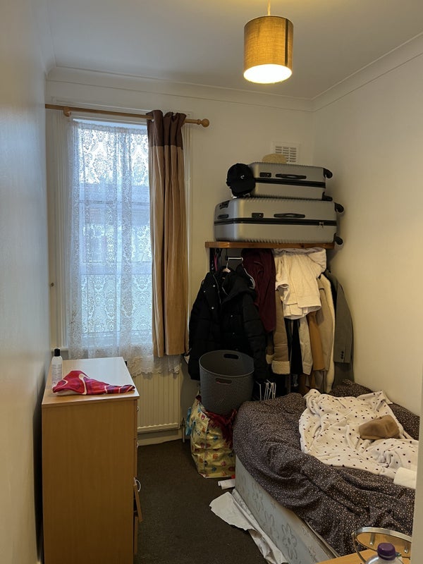 Room Cedar Road in Greater London