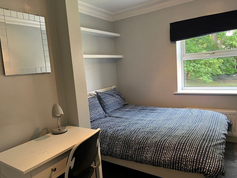 Room Abberley Mews in Greater London