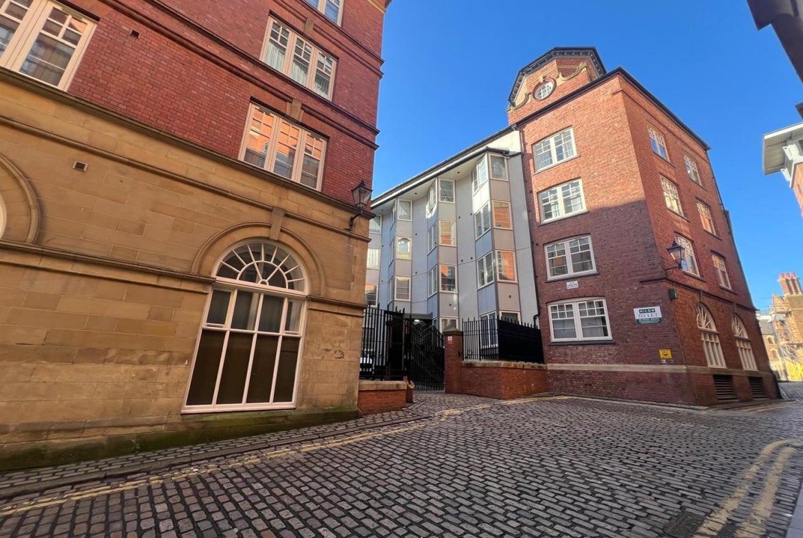 Flat Low Friar Street in Newcastle upon Tyne