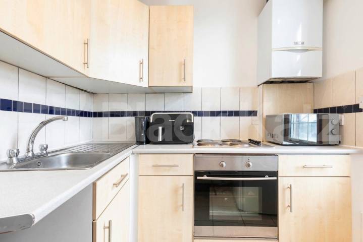 Flat Iverson Road in Greater London