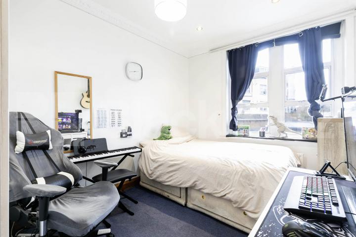 Flat Iverson Road in Greater London