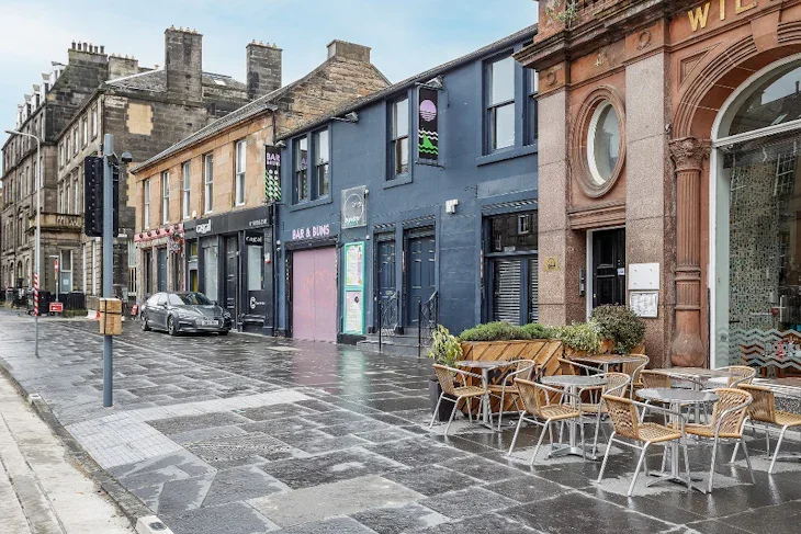Flat Constitution Street in City of Edinburgh