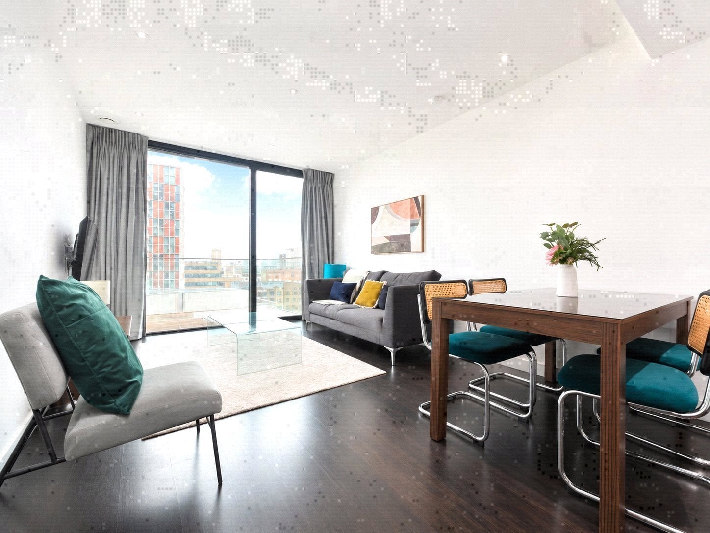 Flat Alie Street in Greater London