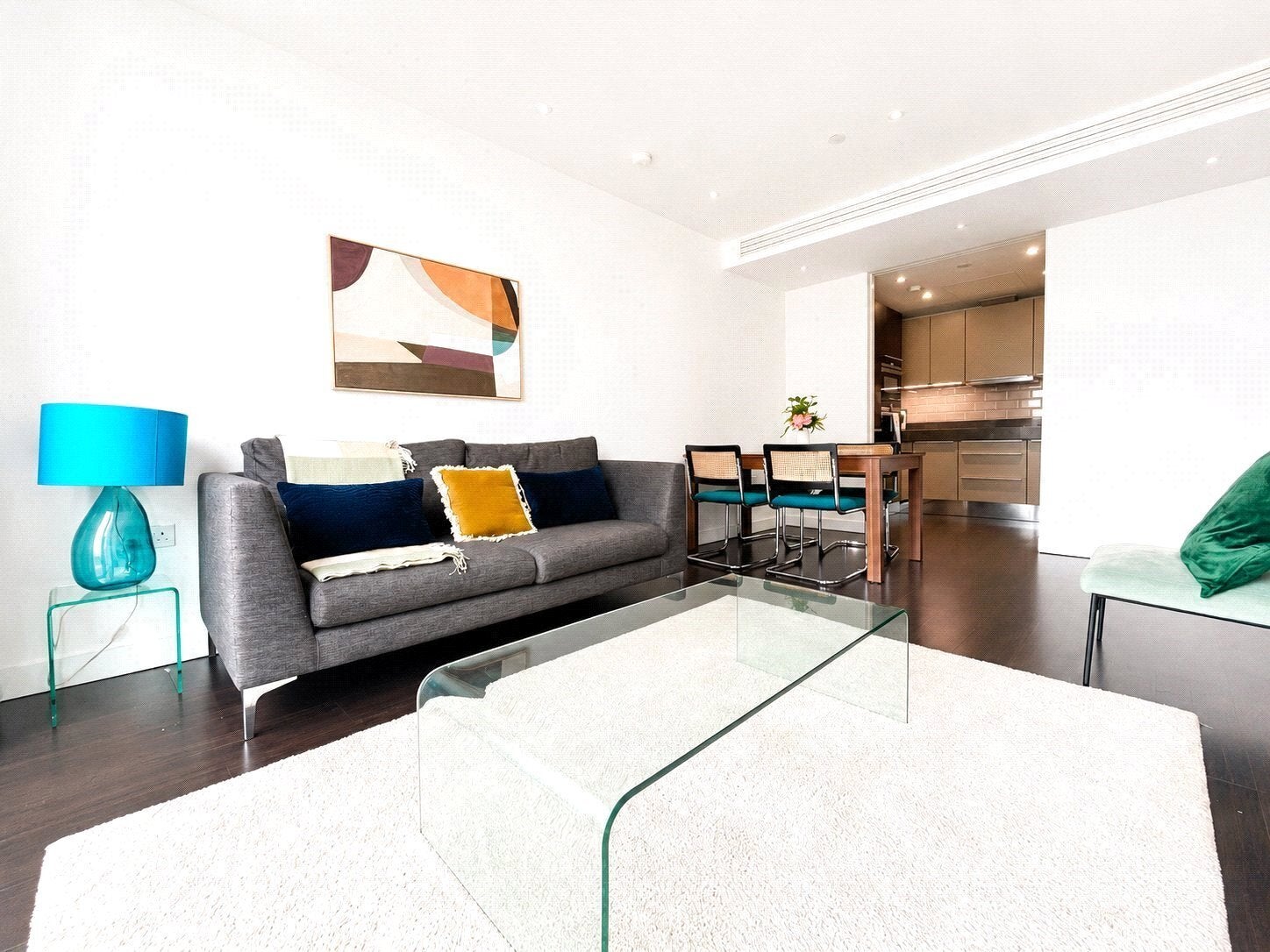 Flat Alie Street in Greater London
