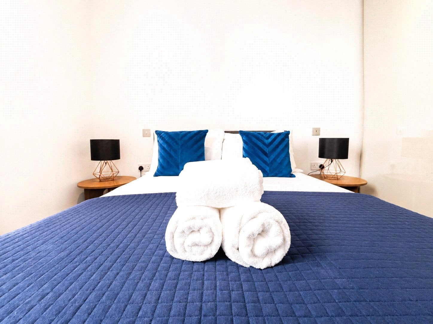 Flat Alie Street in Greater London