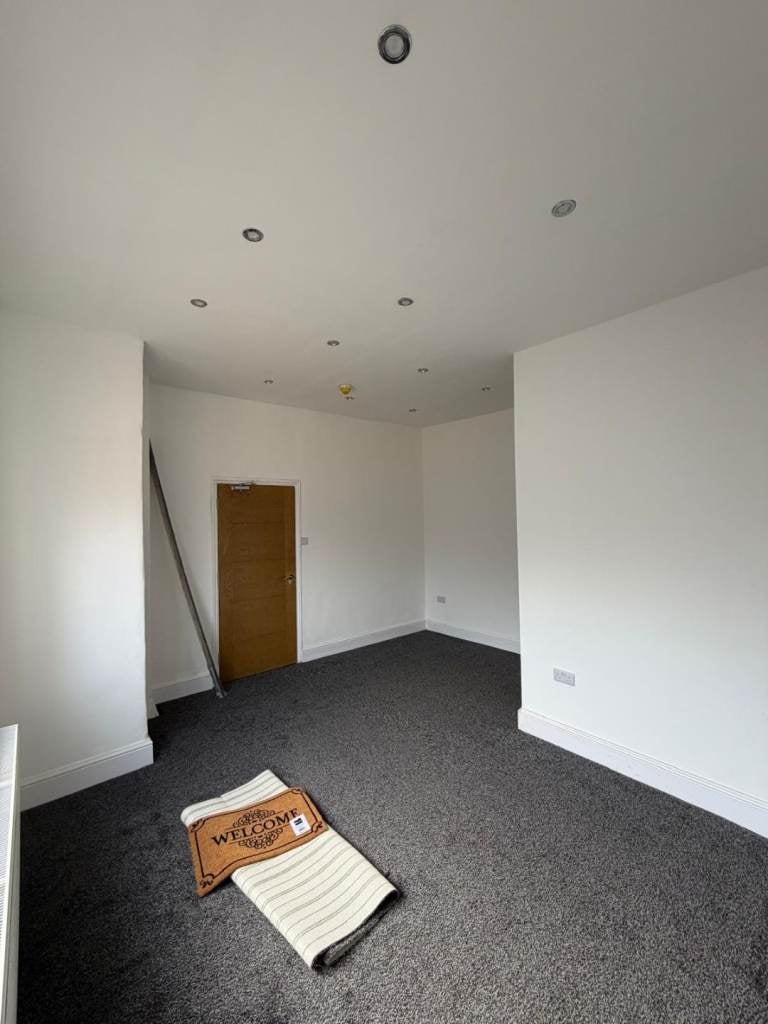 Room Green Lane in Greater London