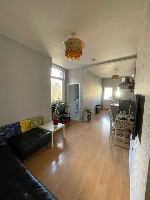Room Kildare Road in Greater London