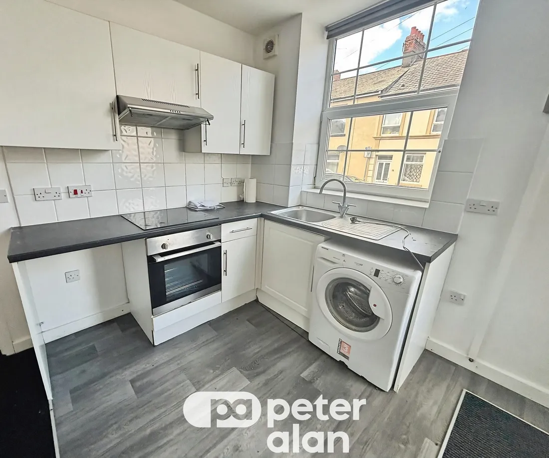 Flat St Woolos Road in Newport