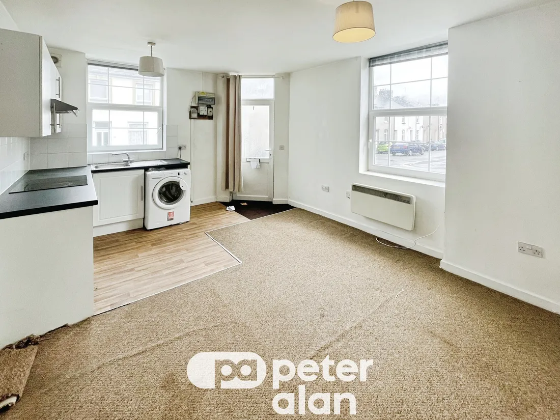 Flat St Woolos Road in Newport