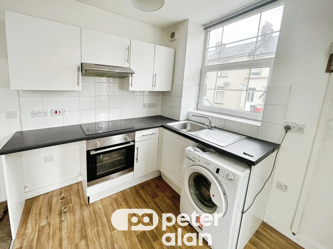 Flat St Woolos Road in Newport