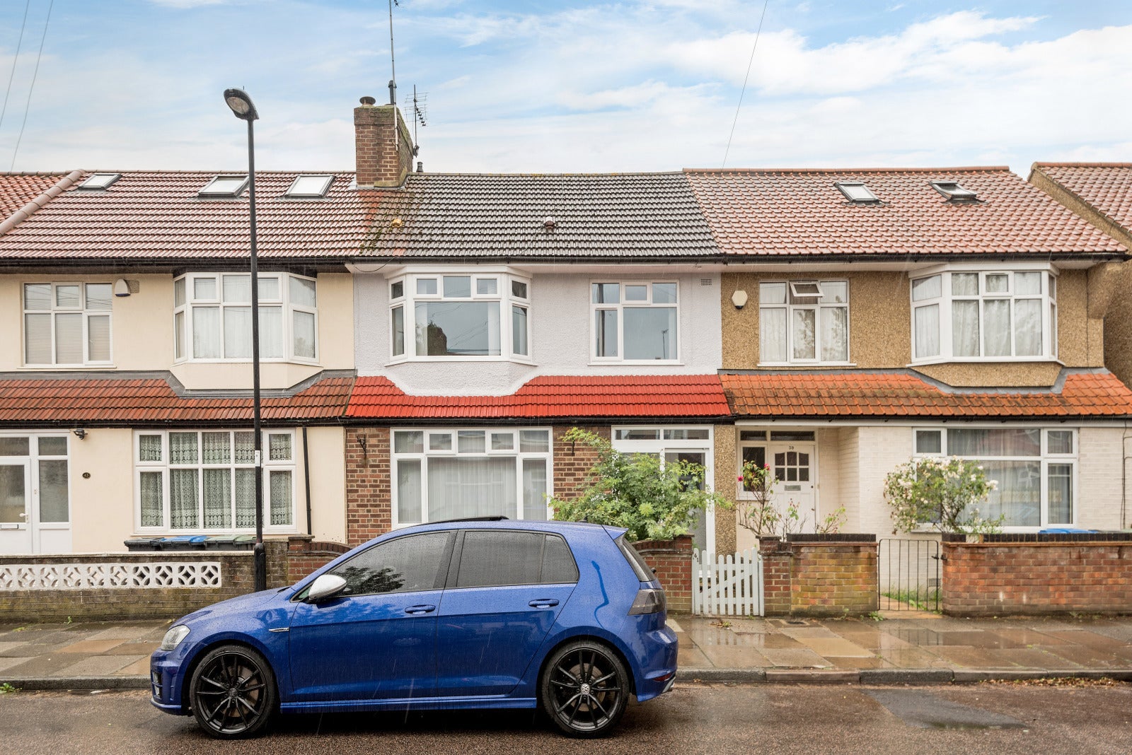 House Cedar Avenue in Greater London