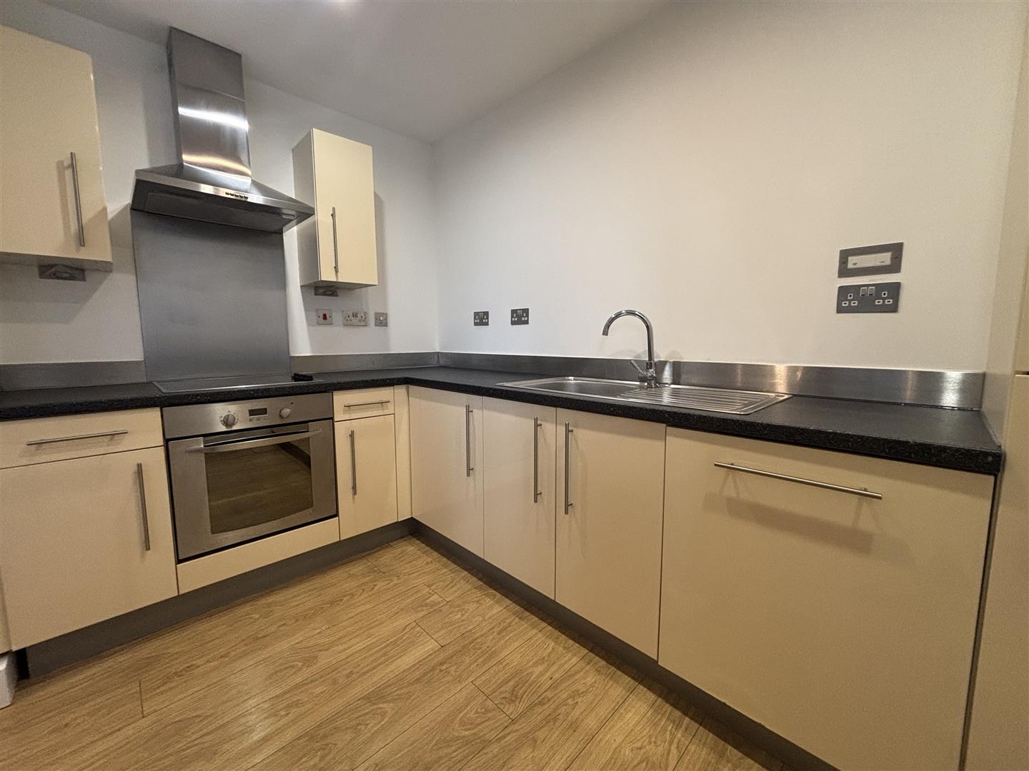 Flat Isaac Way in Manchester