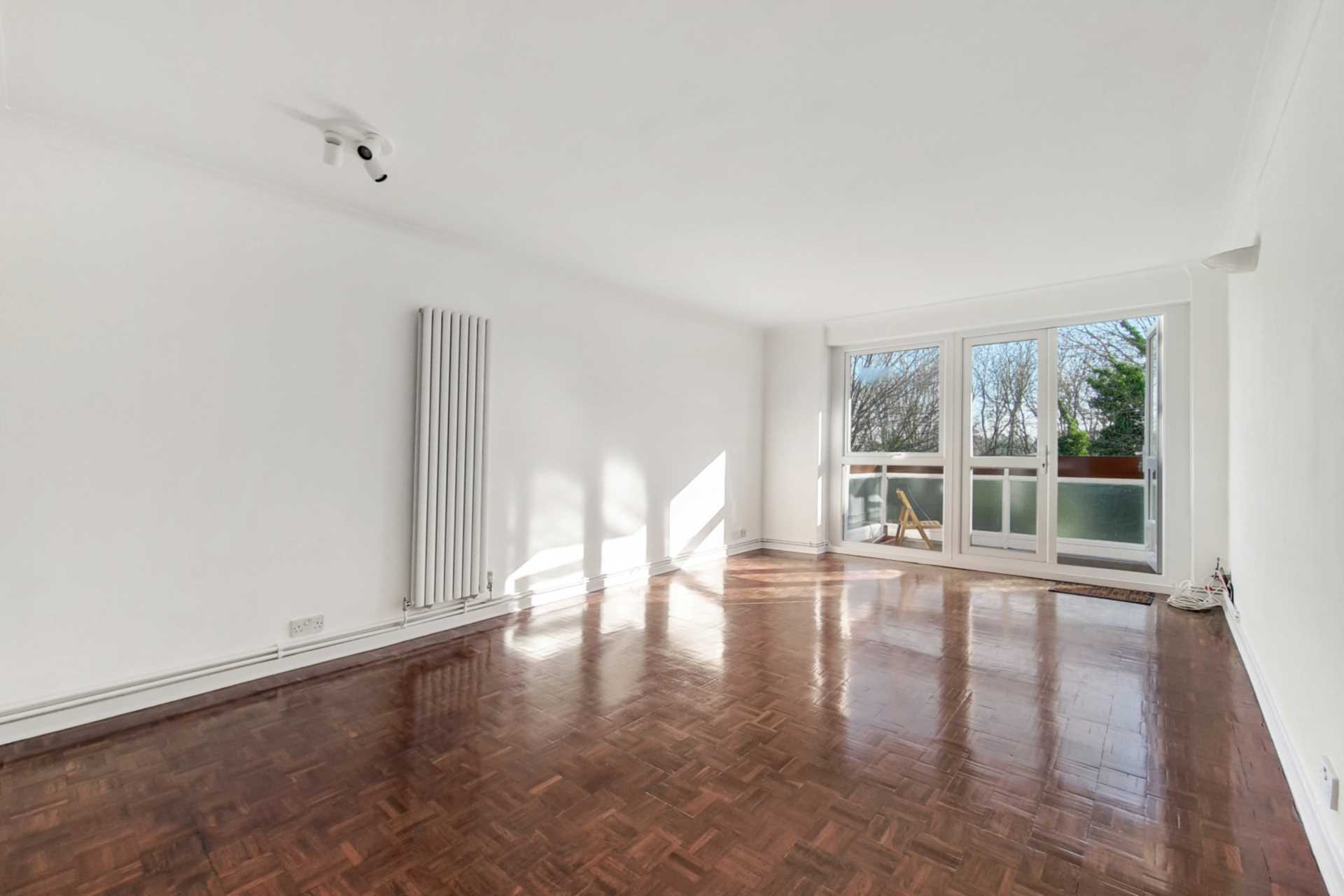 Flat Shepherds Hill in Greater London