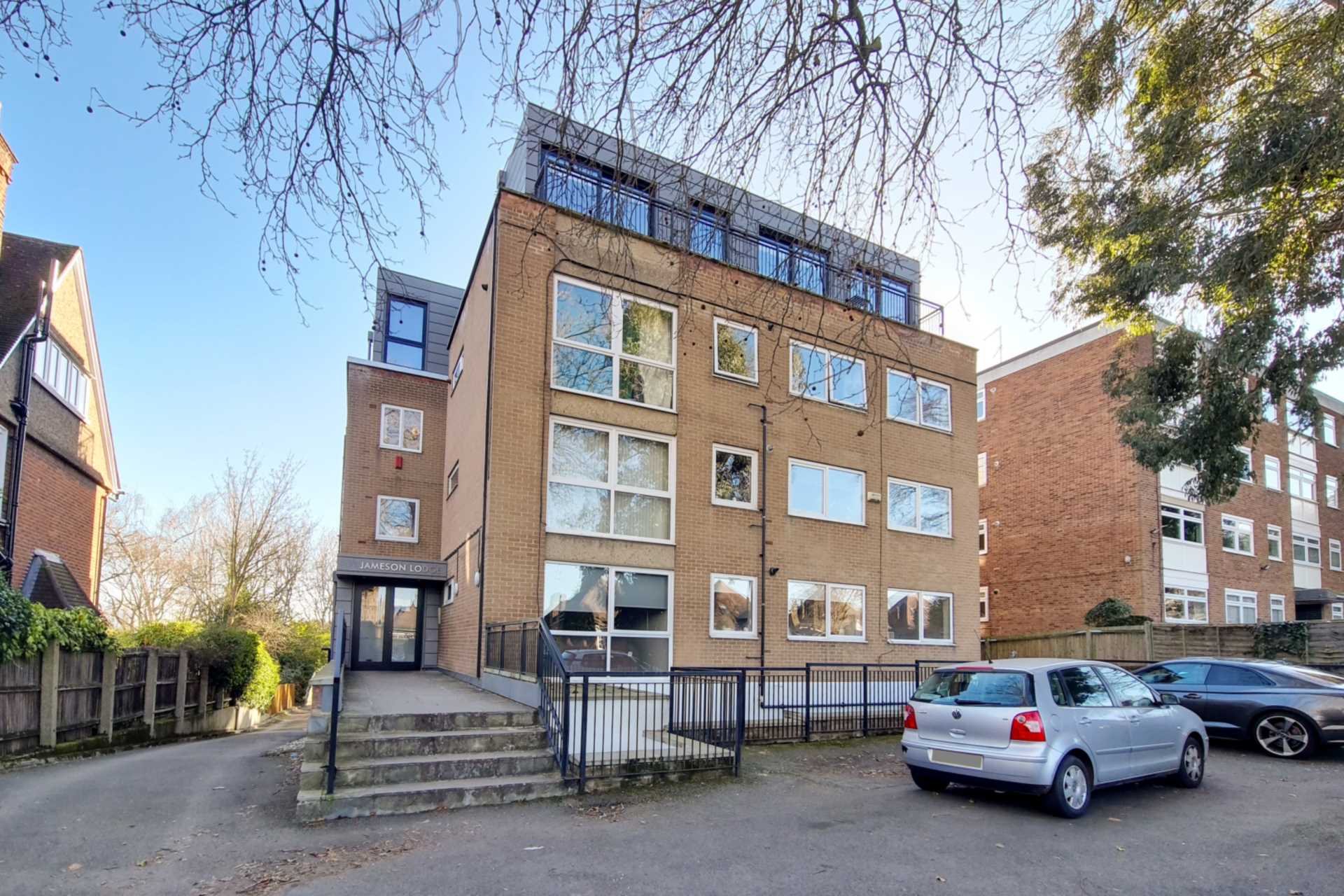 Flat Shepherds Hill in Greater London