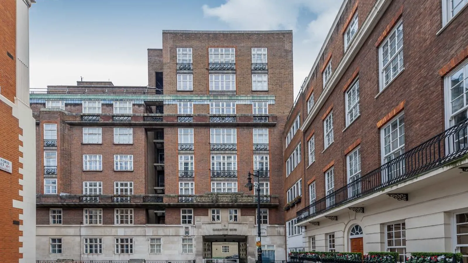Flat Hertford Street in City of Westminster