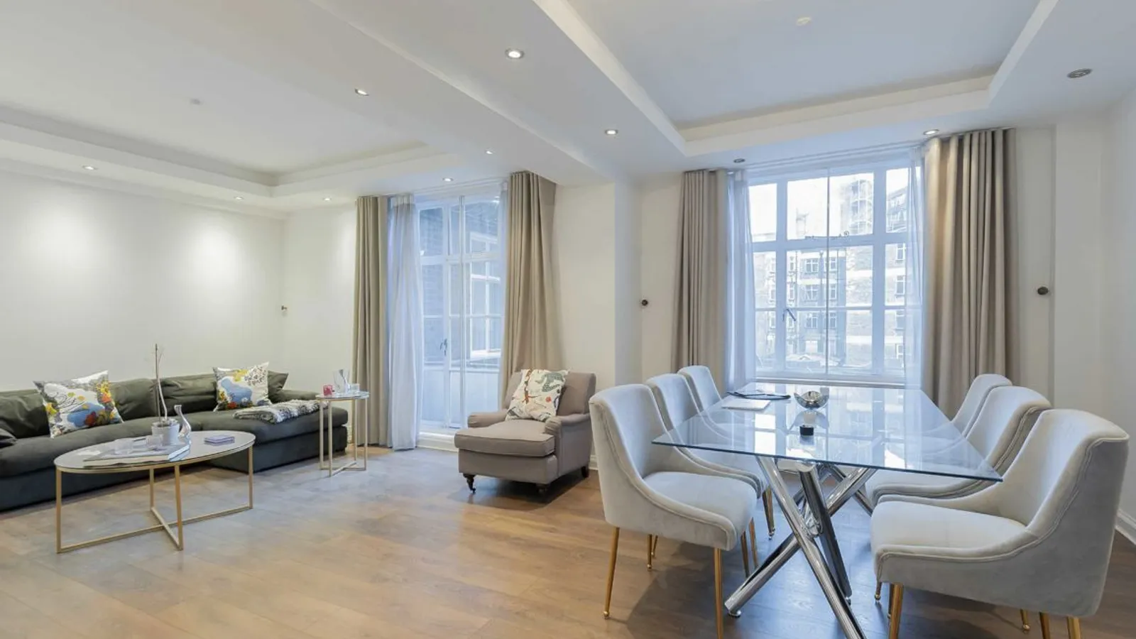 Flat Hertford Street in City of Westminster