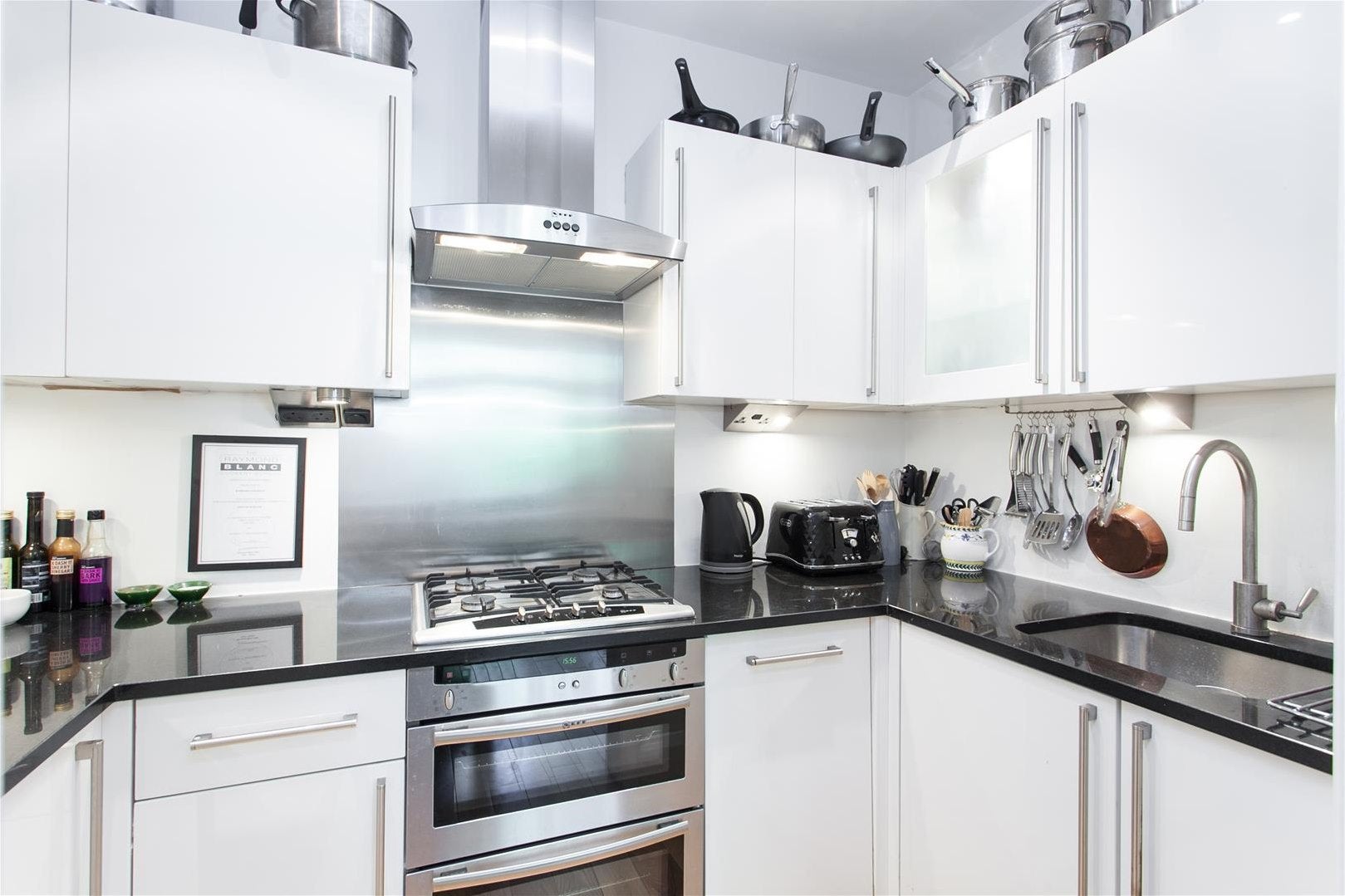 Flat Acol Road in Greater London