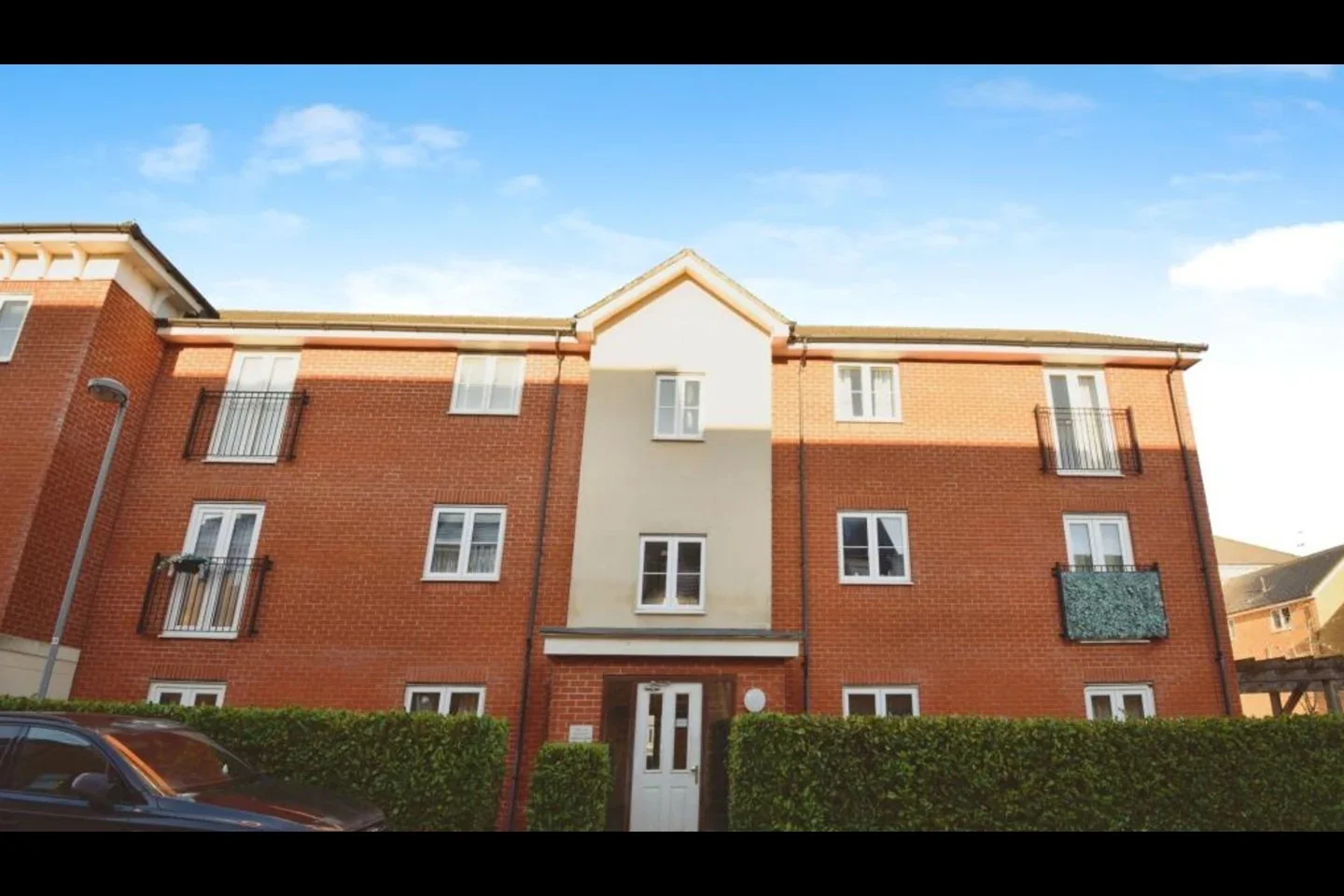 Flat Dodd Road in Watford