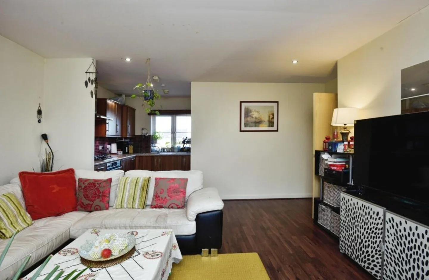 Flat Dodd Road in Watford