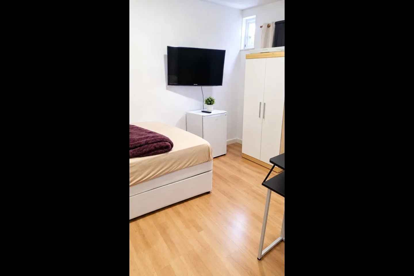 Room Southwood Road in Greater London