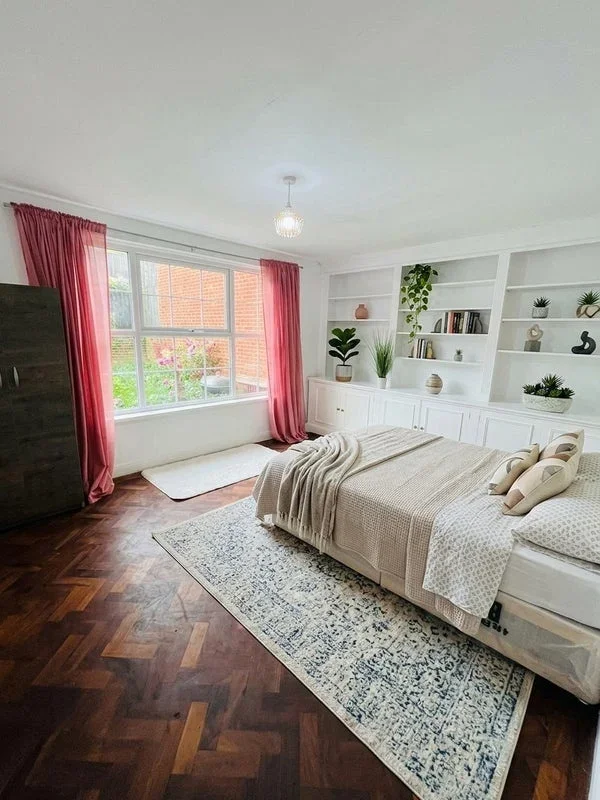 Room Leeward Gardens in Greater London