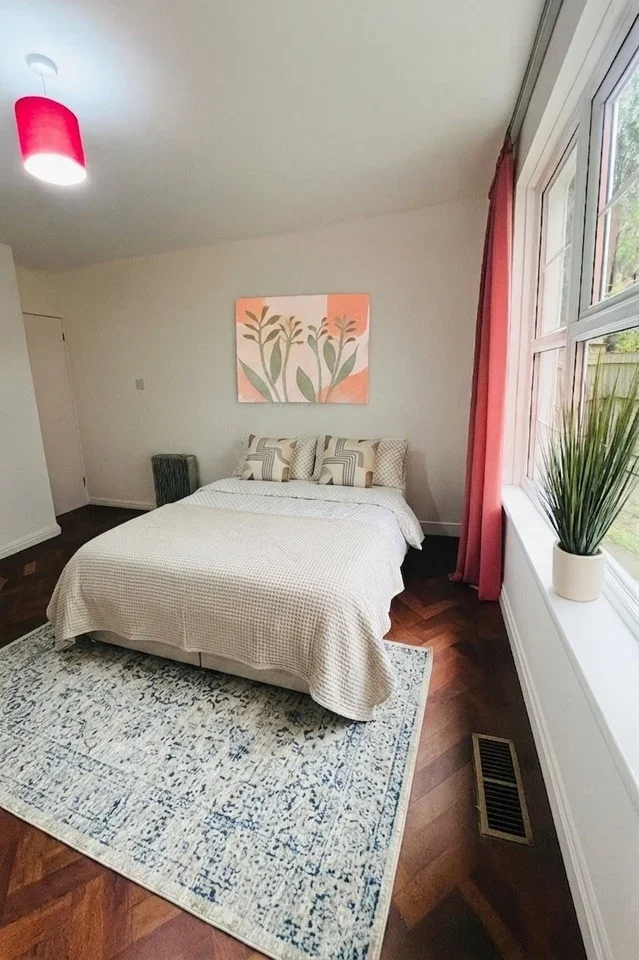 Room Leeward Gardens in Greater London