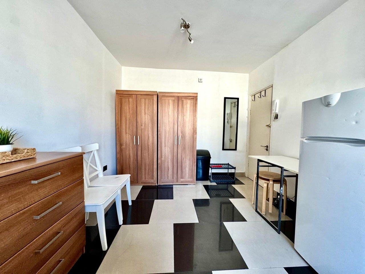 Flat Leinster Gardens in City of Westminster