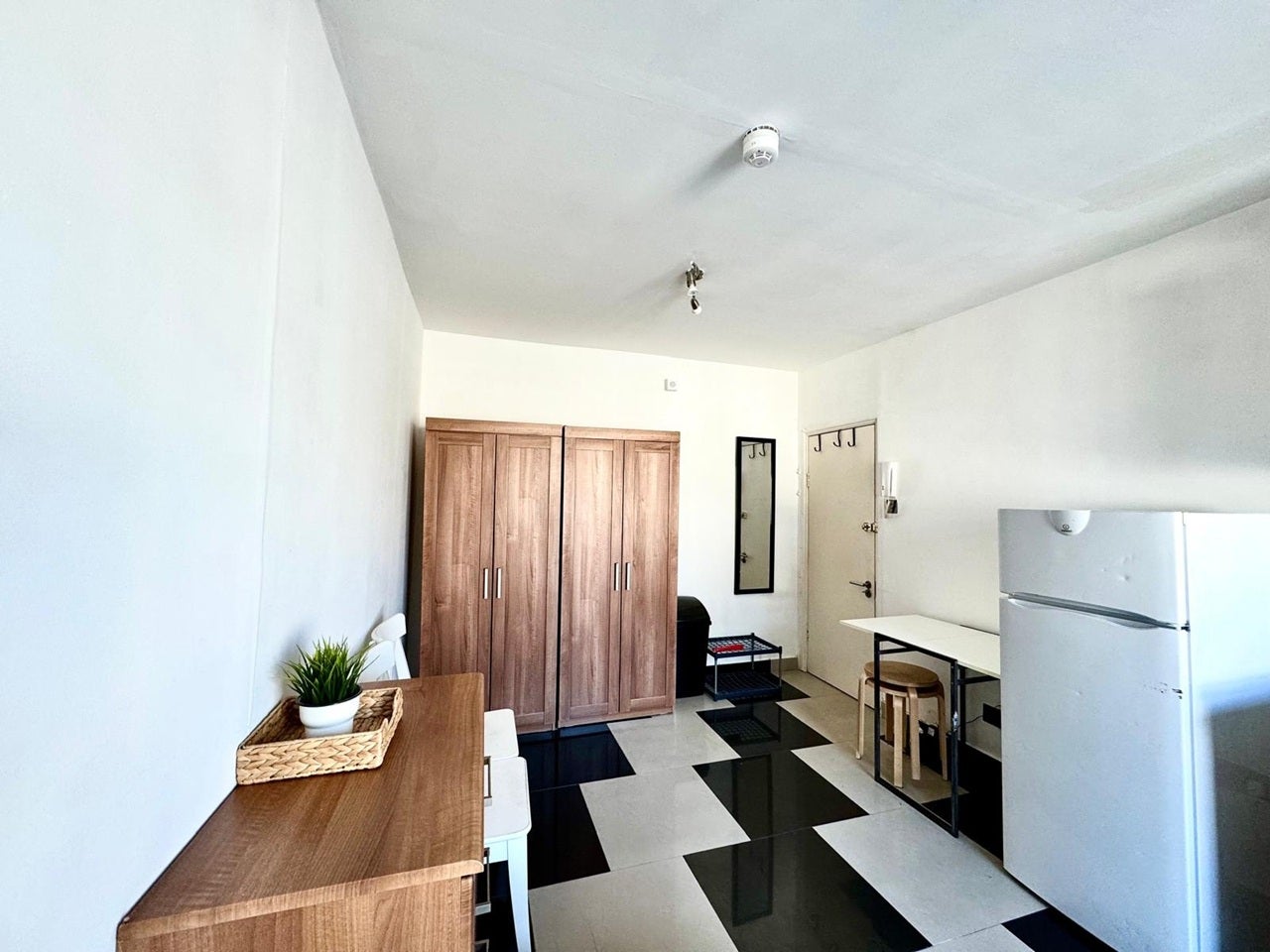 Flat Leinster Gardens in City of Westminster