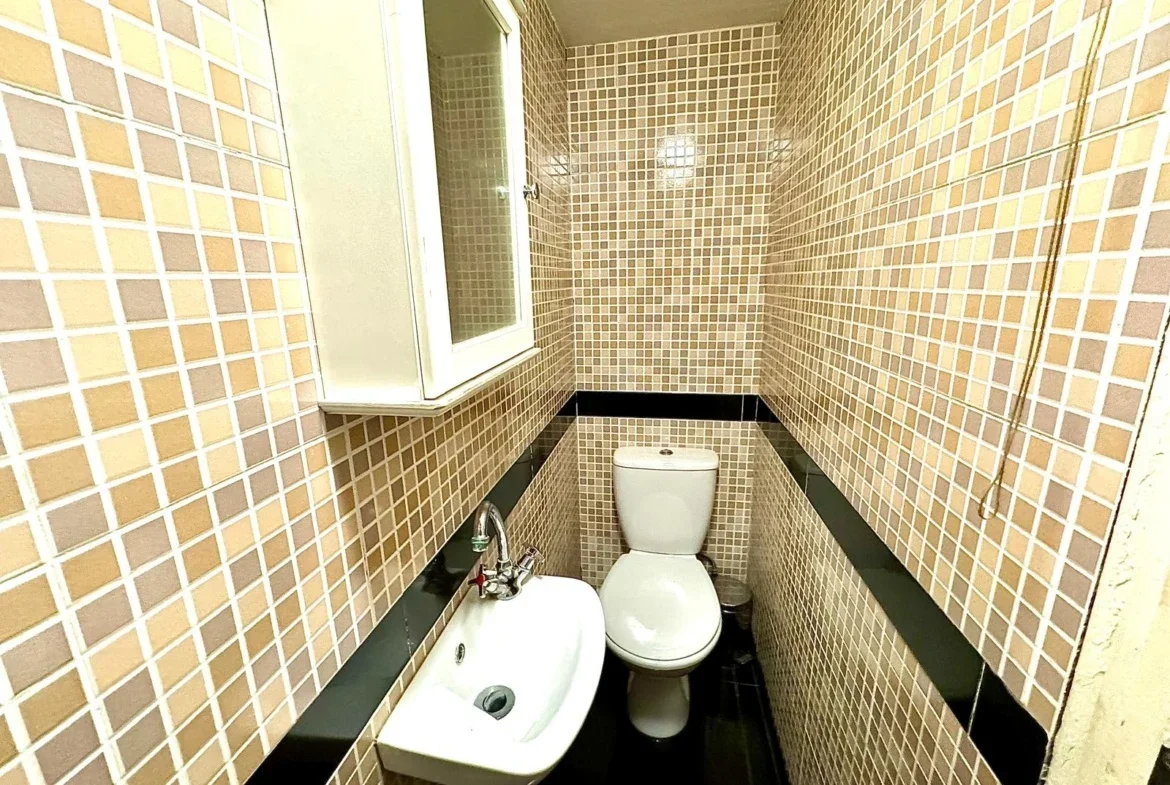 Flat Leinster Gardens in City of Westminster