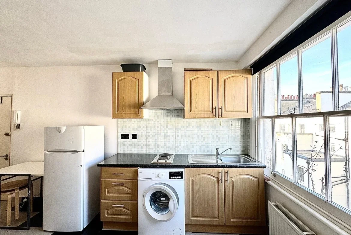 Flat Leinster Gardens in City of Westminster
