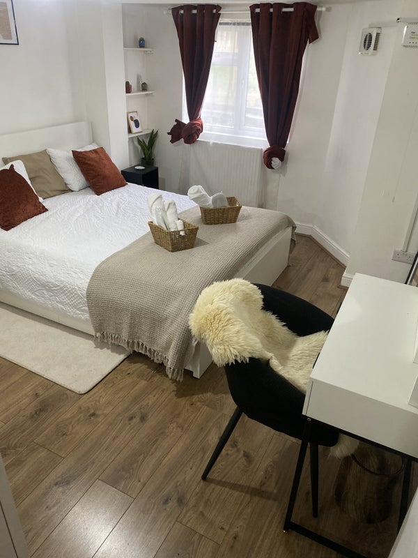 Room Cotesbach Road in Greater London