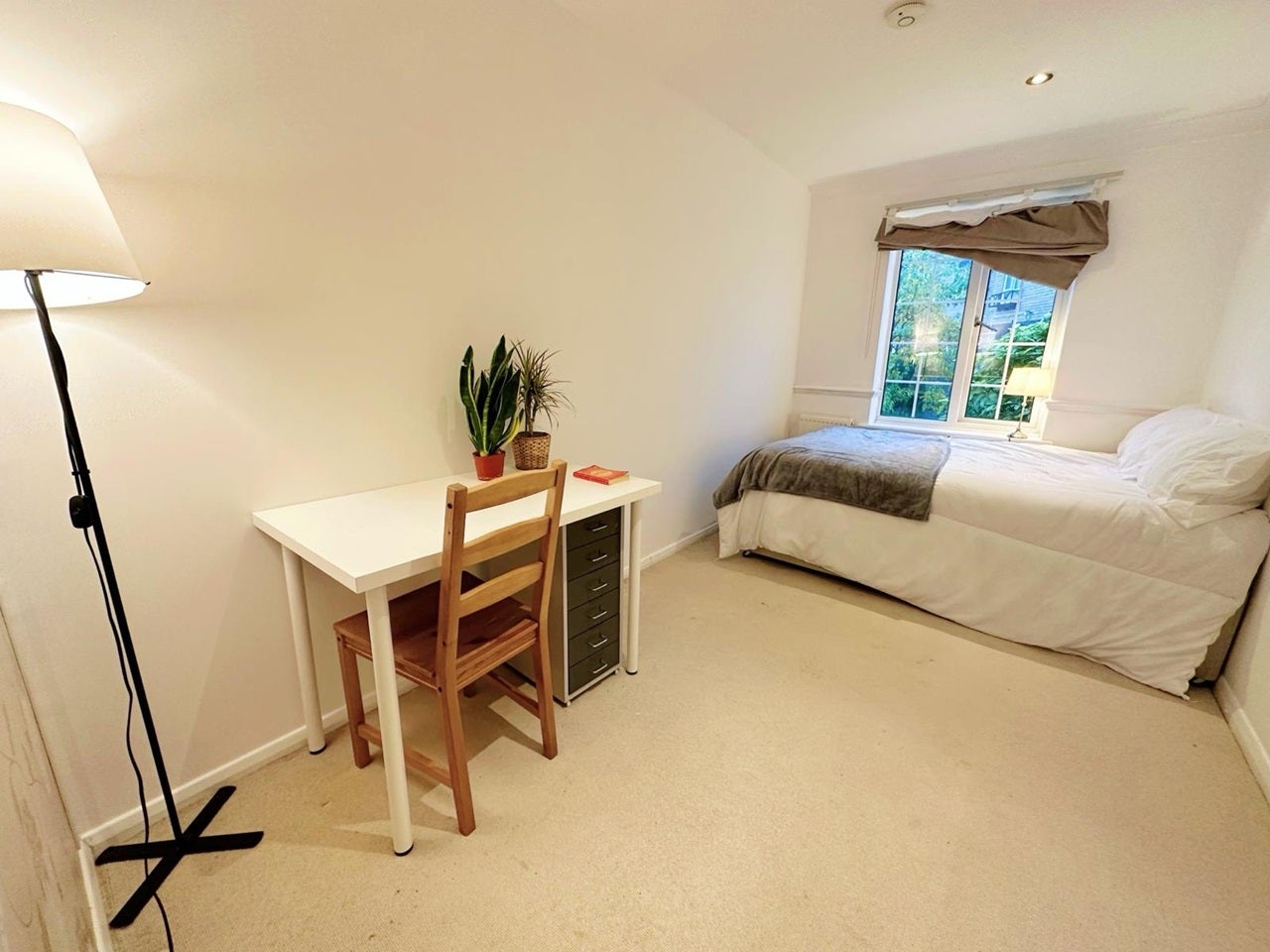 Room Chargrove Close in Greater London