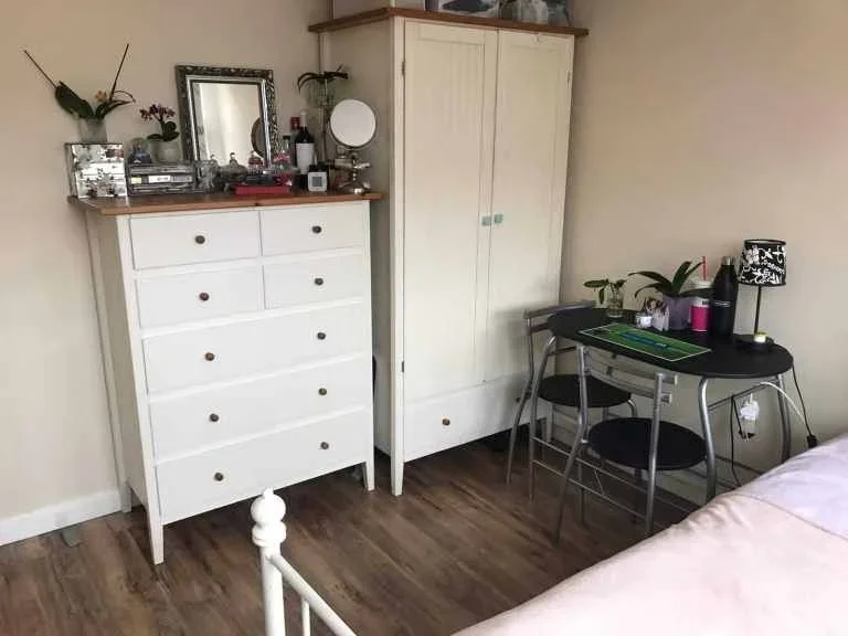 Room Rayner's Road in Greater London