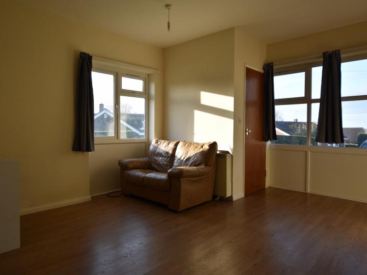 Flat Elm Drive in South Oxfordshire