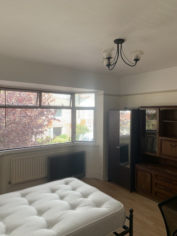 Room Mortimer Road in Bournemouth