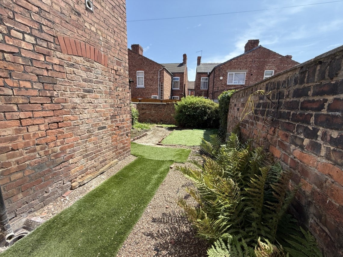 Flat The Mount in Birkenhead