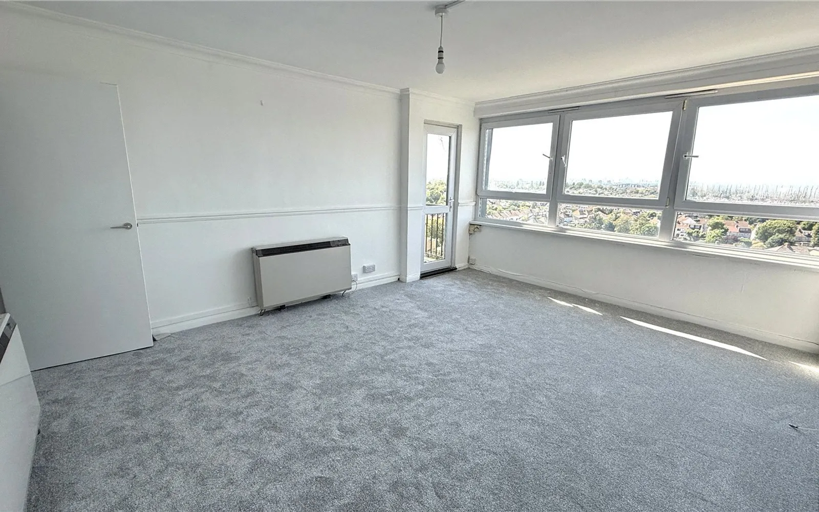 Flat Slewins Close in London