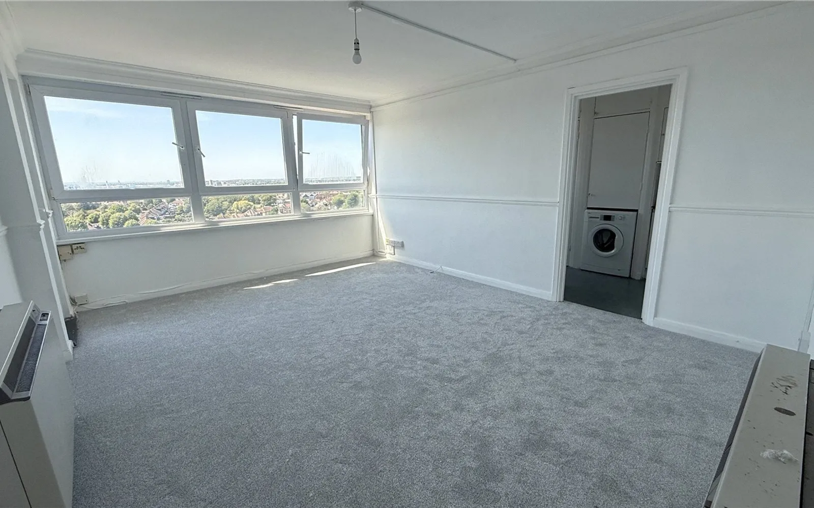 Flat Slewins Close in London