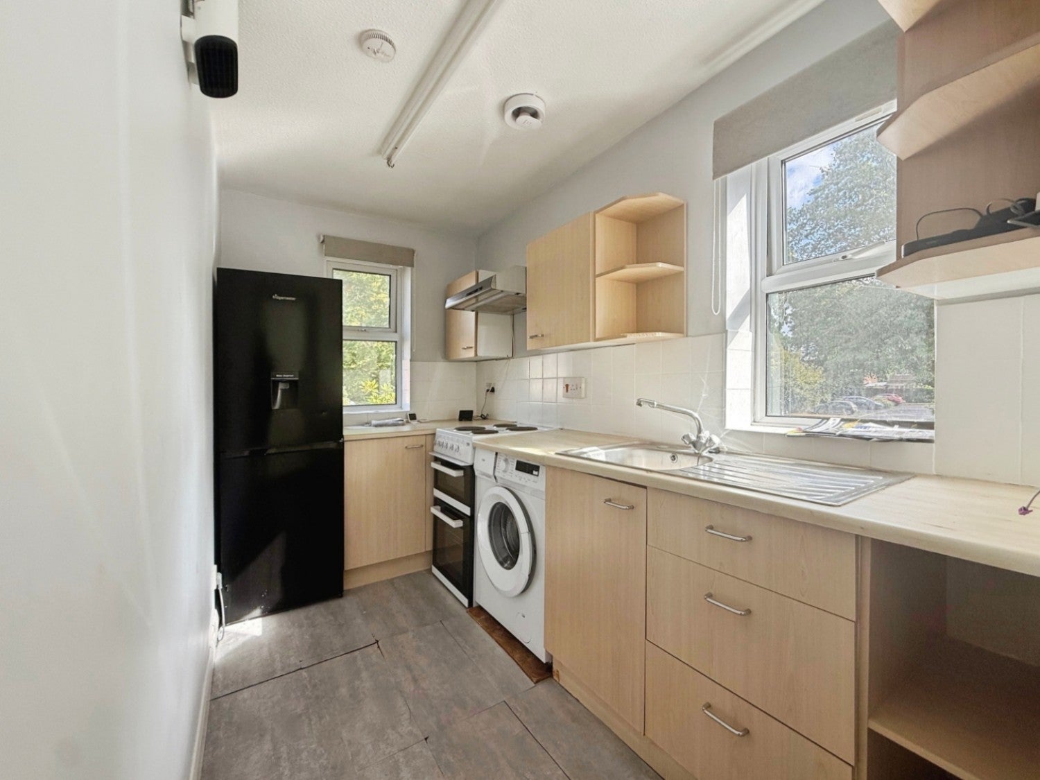 Flat Vesey Close in Rushmoor