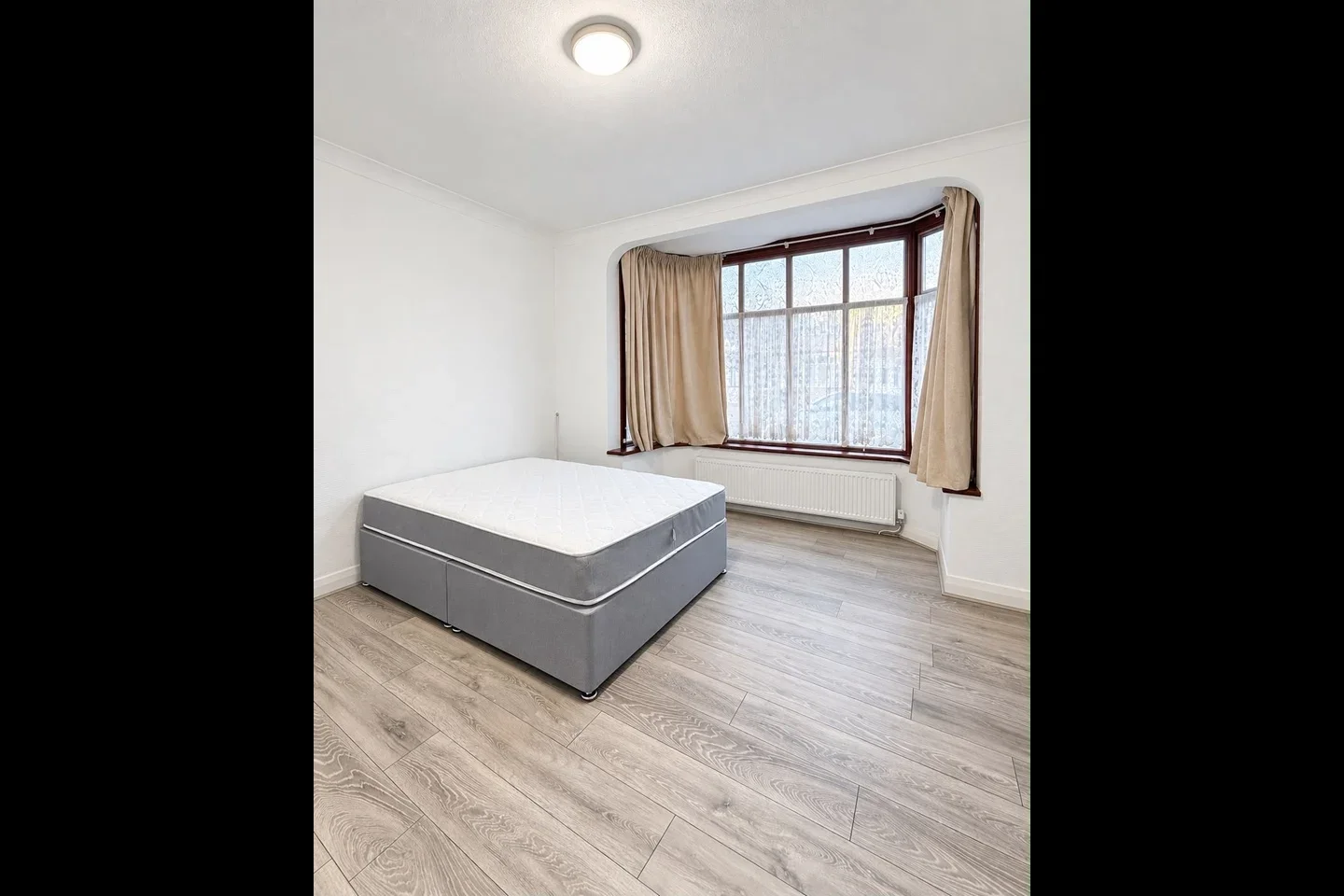 Room Sheringham Drive in Greater London