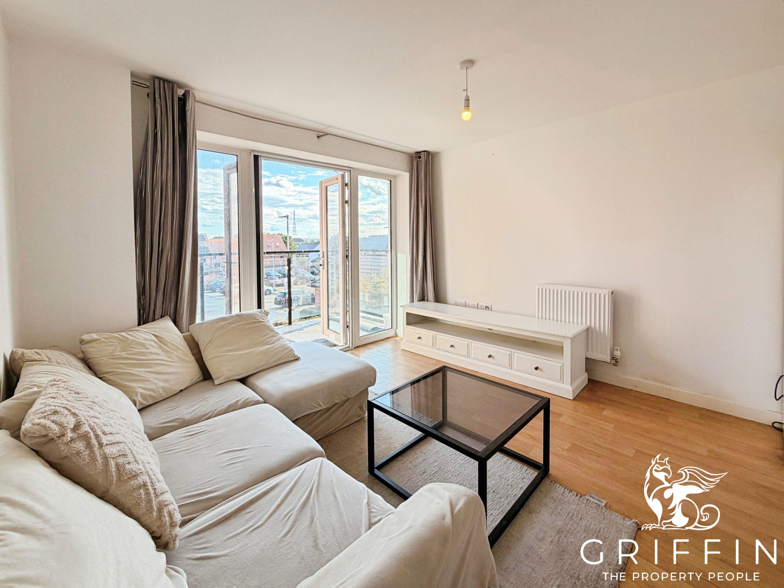 Flat Malthouse Drive in Grays