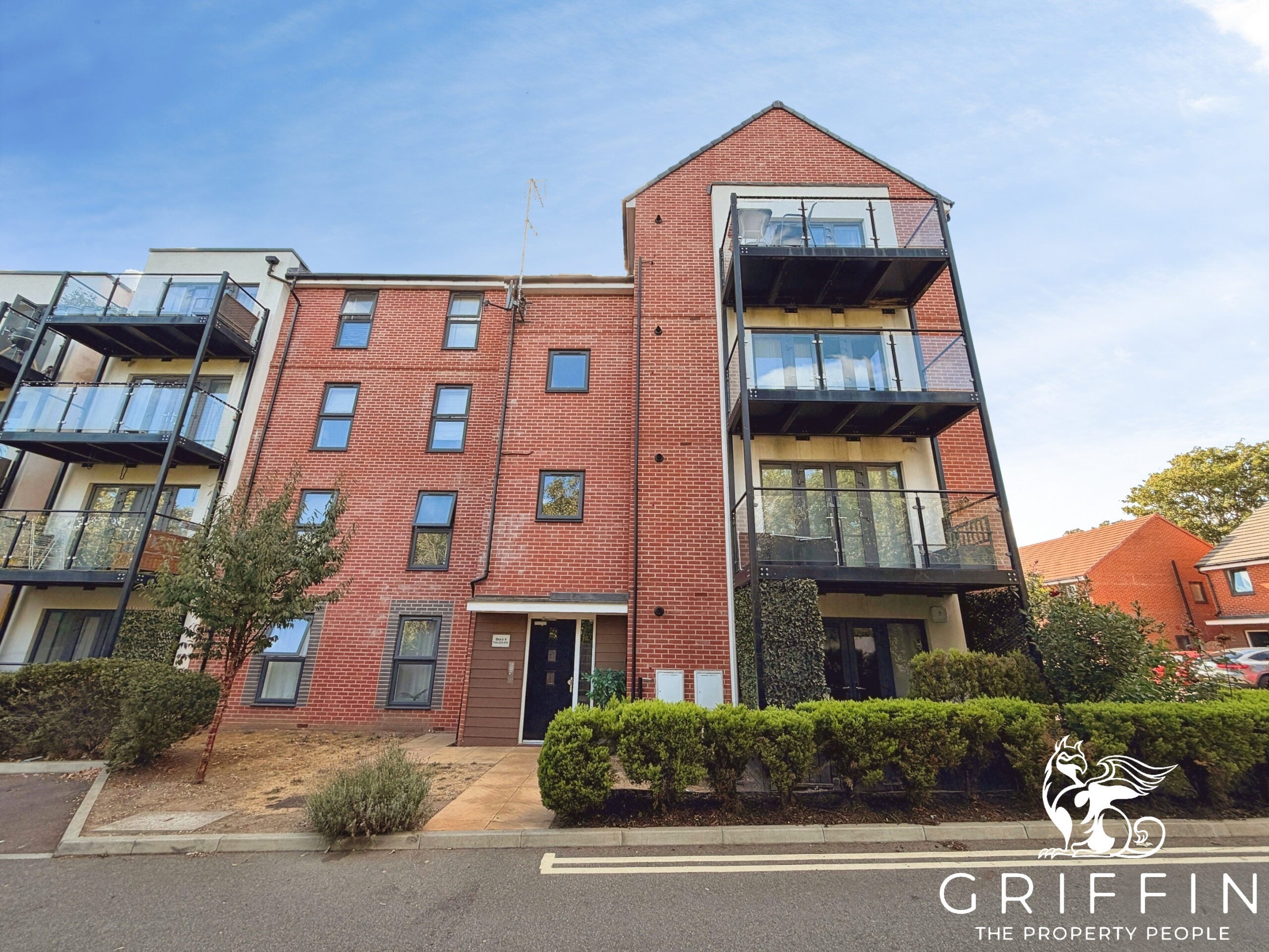Flat Malthouse Drive in Grays