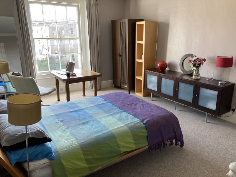 Flat Lansdown Road in Bristol