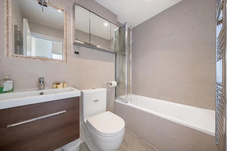 Flat Hertford Street in City of Westminster