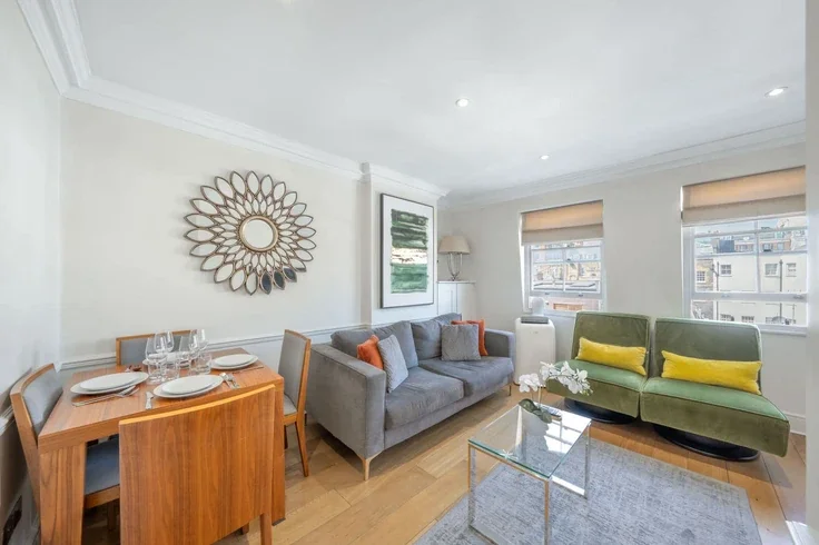 Flat Hertford Street in City of Westminster