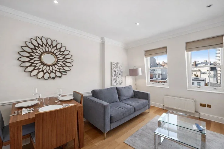 Flat Hertford Street in City of Westminster
