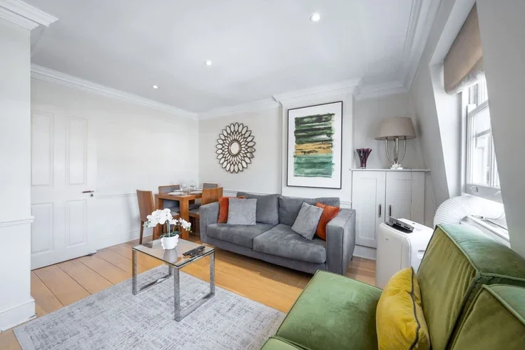 Flat Hertford Street in City of Westminster
