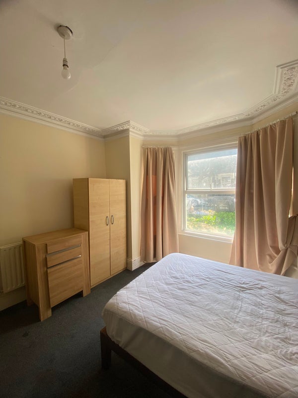 Room Brewery Road in Greater London