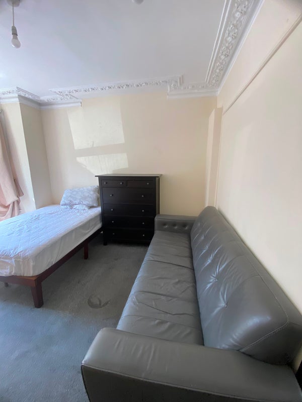 Room Brewery Road in Greater London